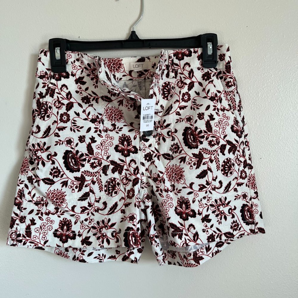 NWT Loft Praisley Floral Shorts Size 00